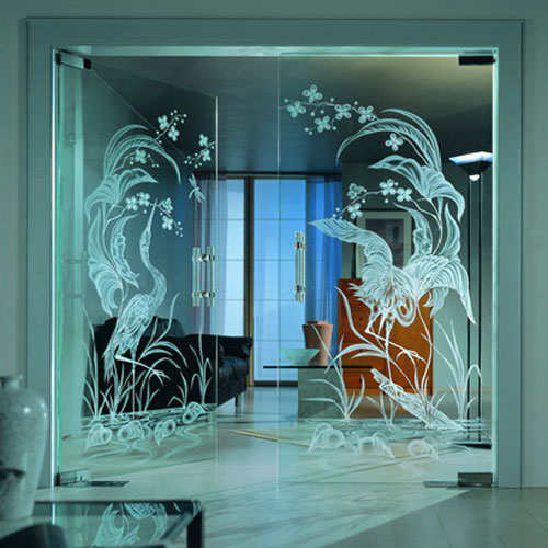 Прозрачные двери с матовым рисунком 